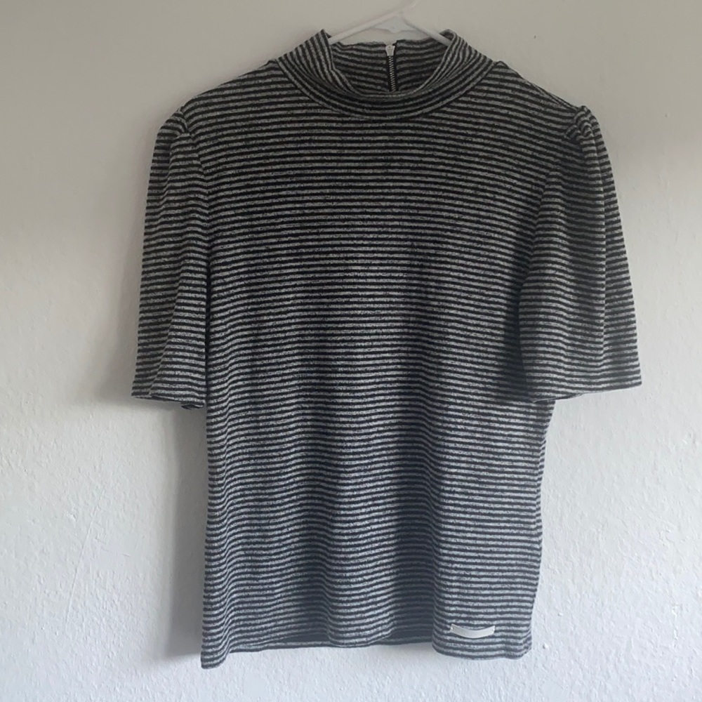 DKNY Jeans super soft rises neck short sleeve